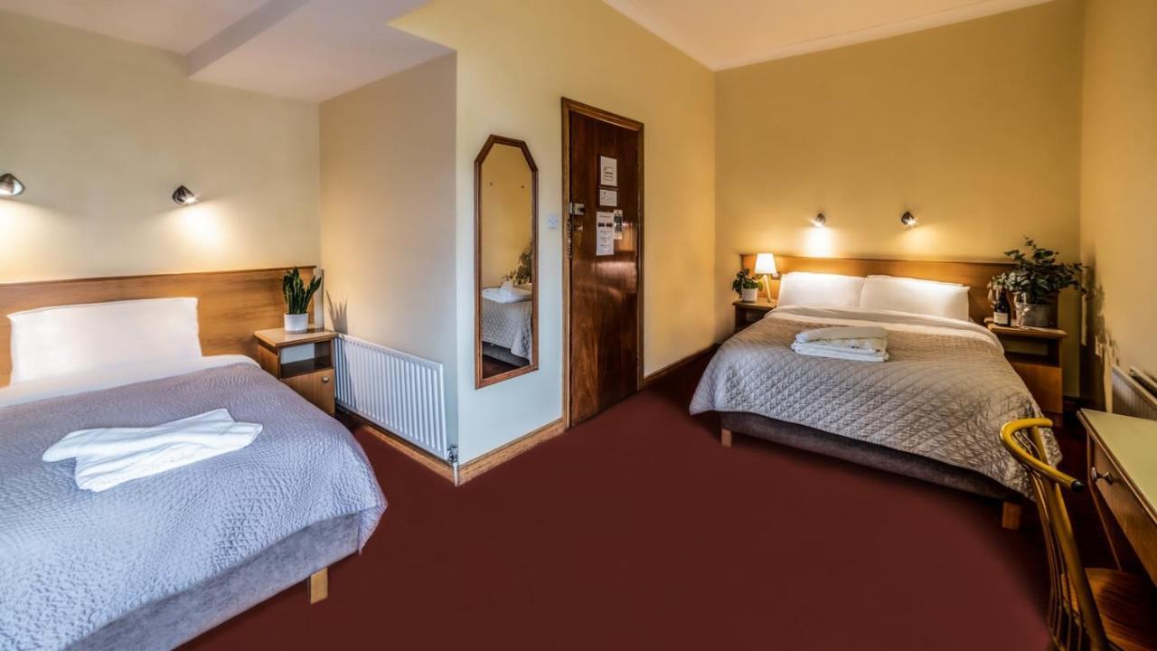 Holiday Hotel Голуэй Экстерьер фото